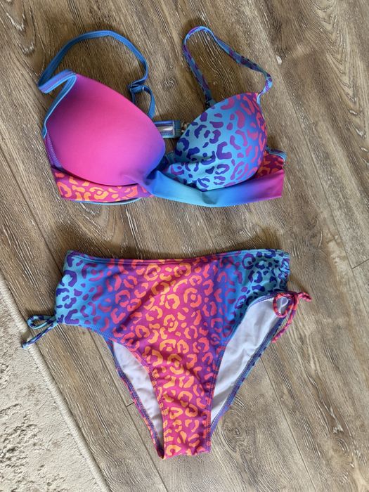 Costum de baie nou