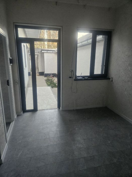 Бардам кулда 3 хона Янги курилган Уй сотилади