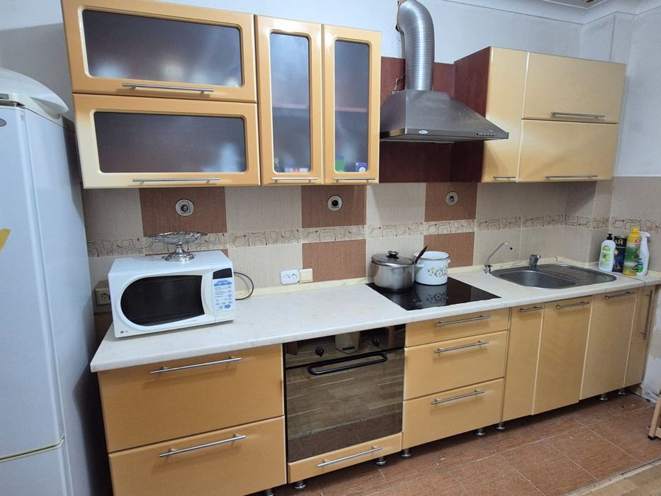 Продаю кухонный гарнитур