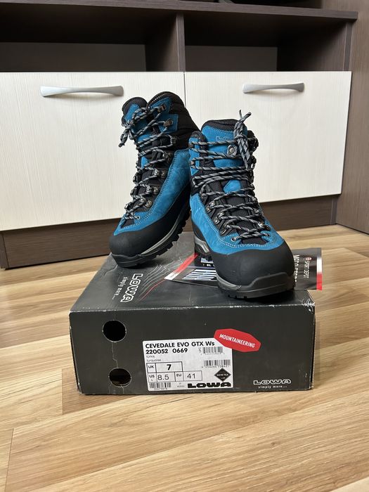 LOWA обувки за зимни преходи cevedale evo gtx ws