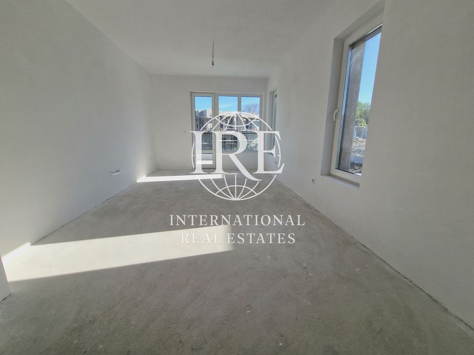 Продава се Къща в к.к. Св.Св. Константин и Елена - 290 кв.м за 967 €/кв.м - Снимка #3