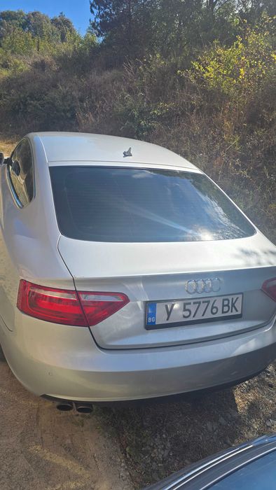 Автомобил  ауди а5