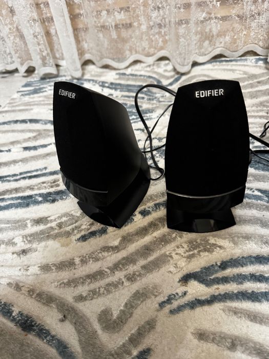 Сабвуфер и две колонки Ediefer
