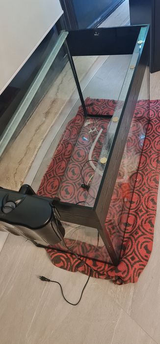 Vand acvariu 250l cu accesorii