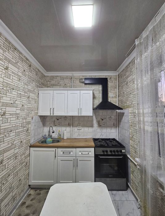 Olmazor tumani 1xona 2 xona qilingan sotiladi 42kv 1/4/5  remonti zor