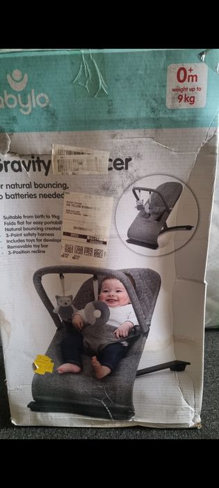 Стульчик для кормления и игры.