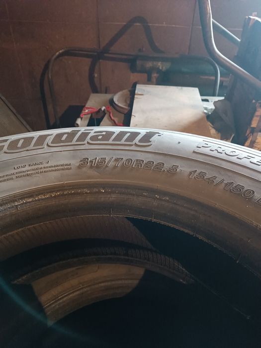 Продам бу грузовую резину.