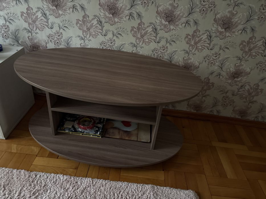 Стол журнальный,для мелочи