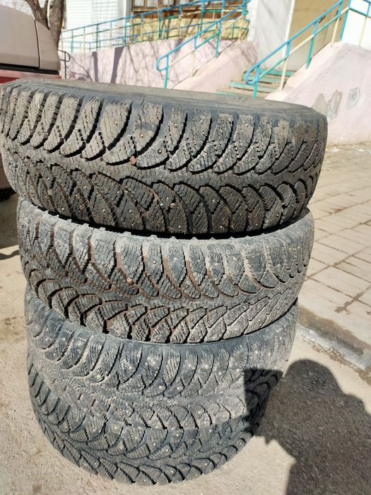Продаю зимние шины
