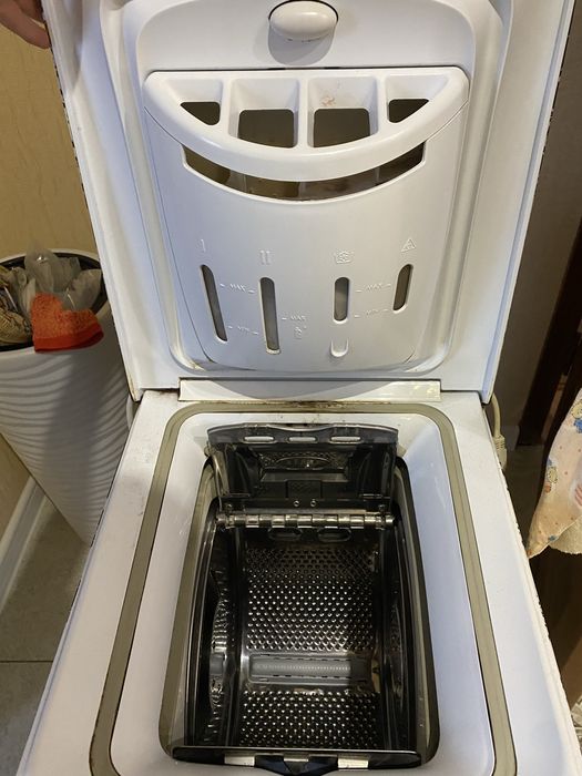 Стиральная машина-Ariston