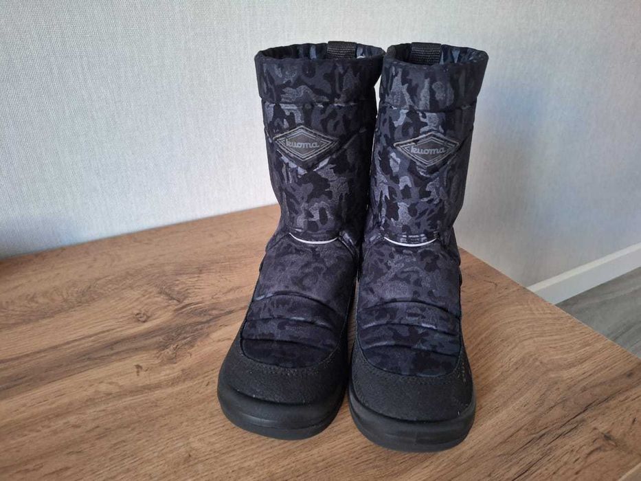 Продам детские сапоги KUOMA