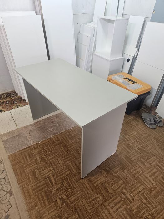 Продам стол новый