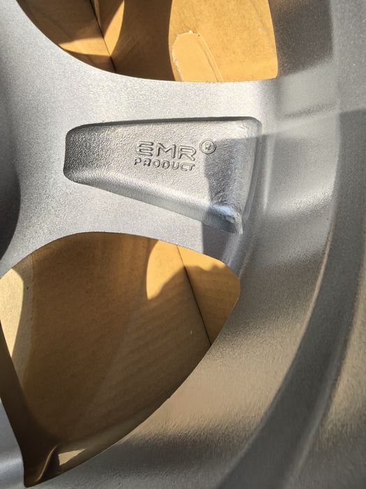 17 цола 5 х 130 мм Мерцедес Спринтер / Фолкваген Ел Те - Чисто Нови