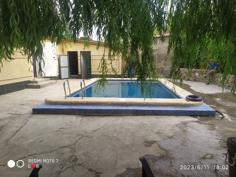 Dacha sotiladi bostonliqda