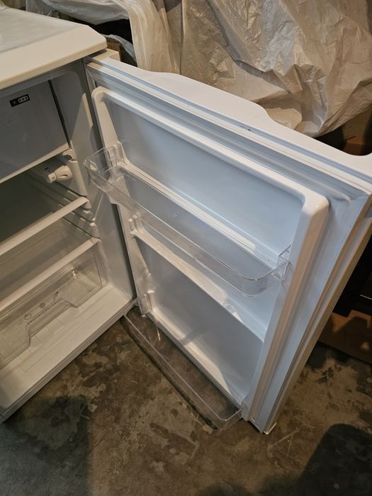 Хладилник с една врата Arielli ARS-147RN