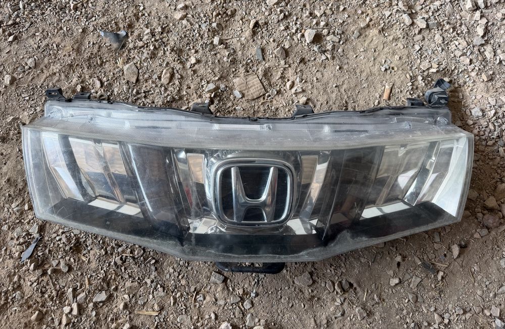 Предна решетка Honda Civic 8 VIII UFO 71120-SMG-E015-M1