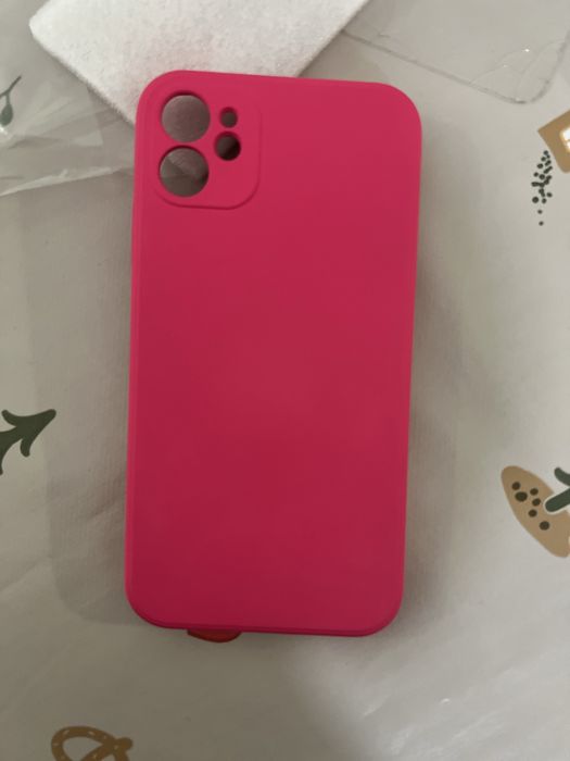 Всички кейсове за Iphone 11