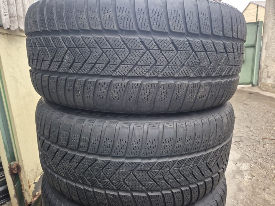 275 40 21/315 35 21 Anvelope de iarnă Pirelli Runflat