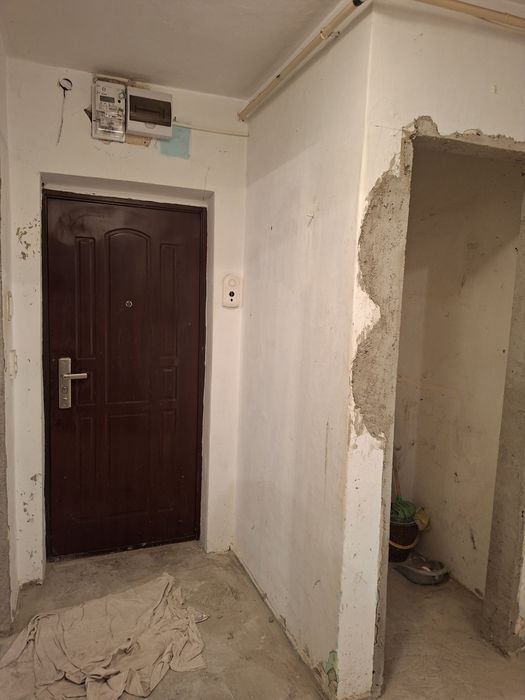 vand 2 apartamente. cofort 1 zona balcescu