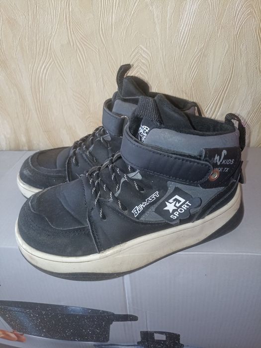 Ботинки демисезонные 33 размер