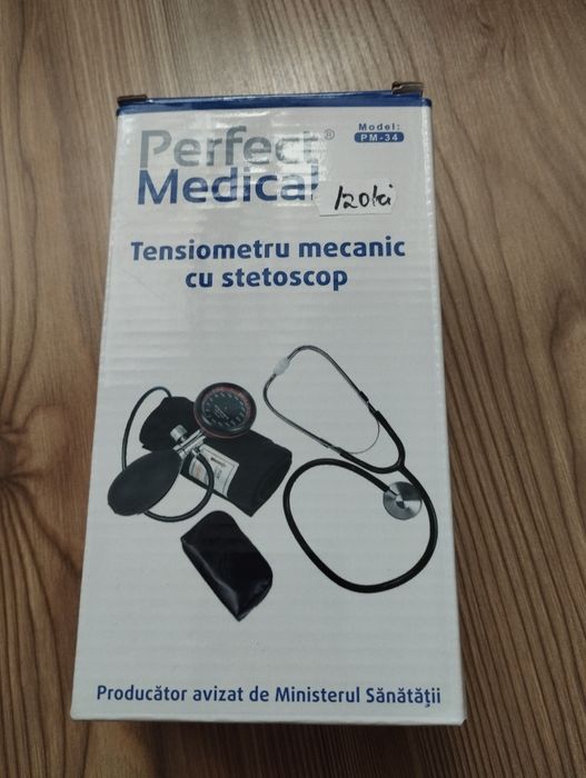 Tensiometru mecanic cu stetoscop.