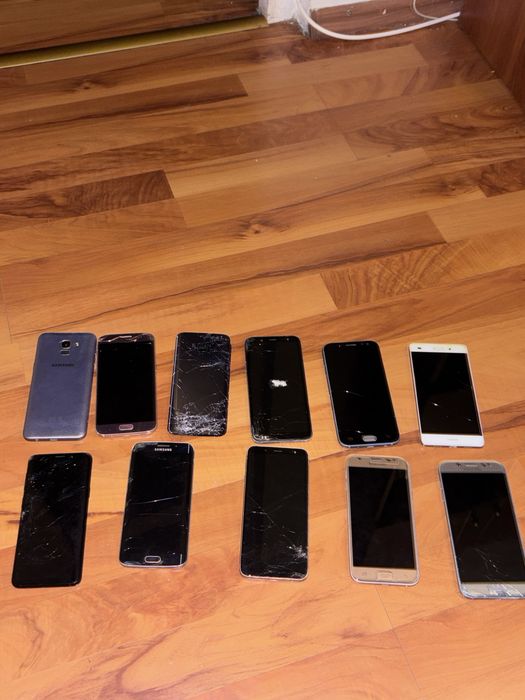 Lot telefoane si componente