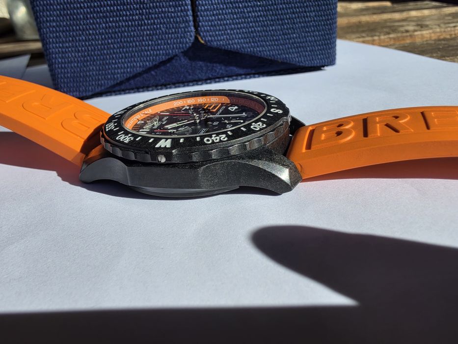 Breitling Endurance Pro 44мм