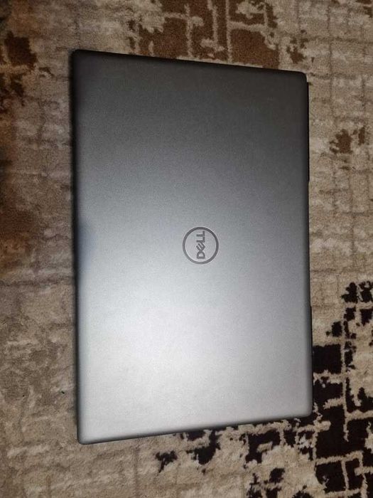 Dell Precision 7760: i7 gen 11 17.3" FHD 16GB DDR4 512GB SSD 4GB video