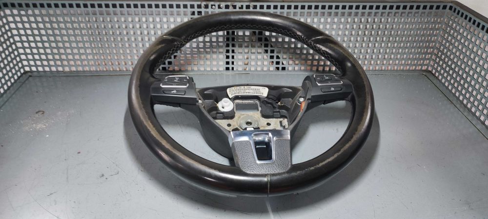 Volan piele cu comenzi  volkswagen vw golf 6 break 1.6 tdi CAY