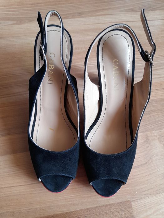 Женские босоножки