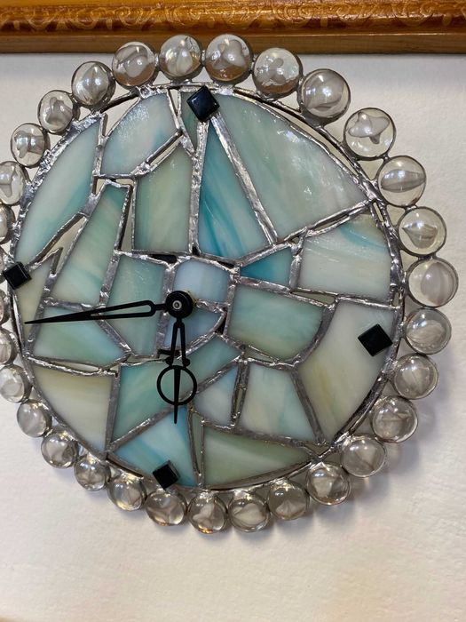 Ceas decorativ din vitraliu