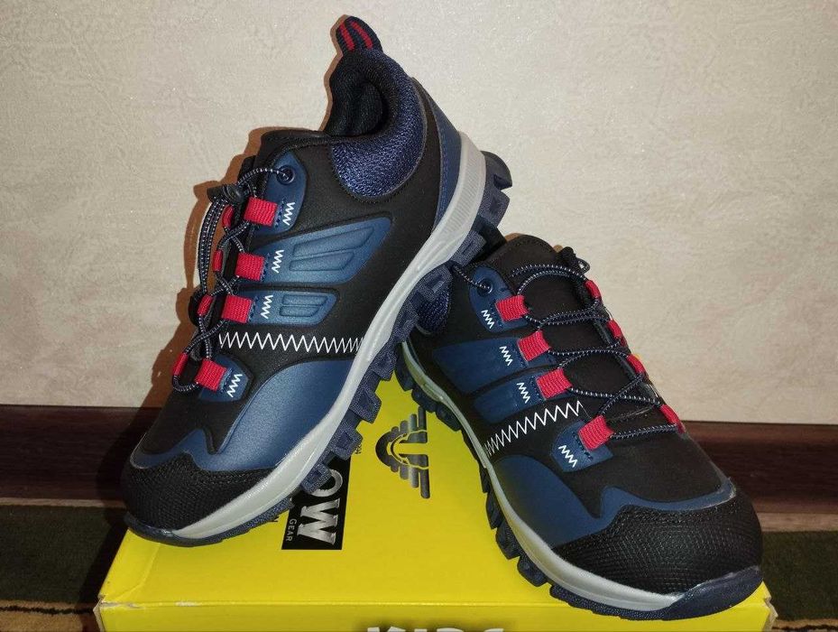 Продам Подростковые кроссовки.На осень и теплую зиму.Турция.Р 33,34