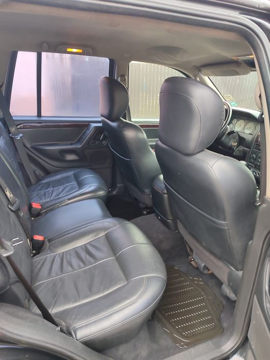 Jeep grand cherochee WJ laredo motor 2 7 diesel Mercedes Benz