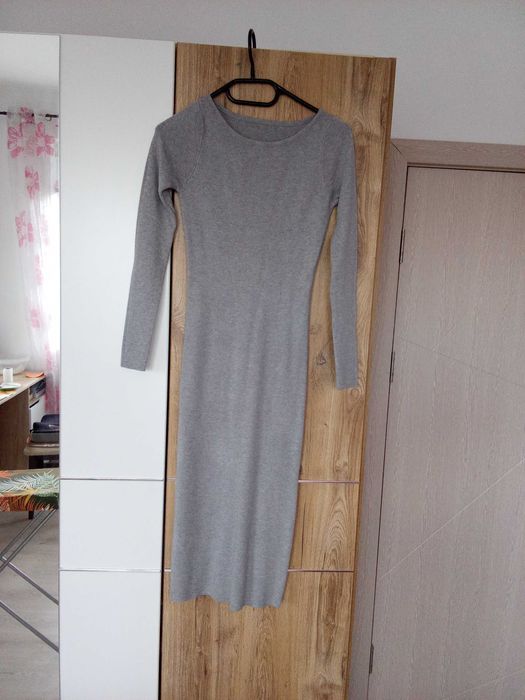 Дамска есенно-зимна рокля по тялото