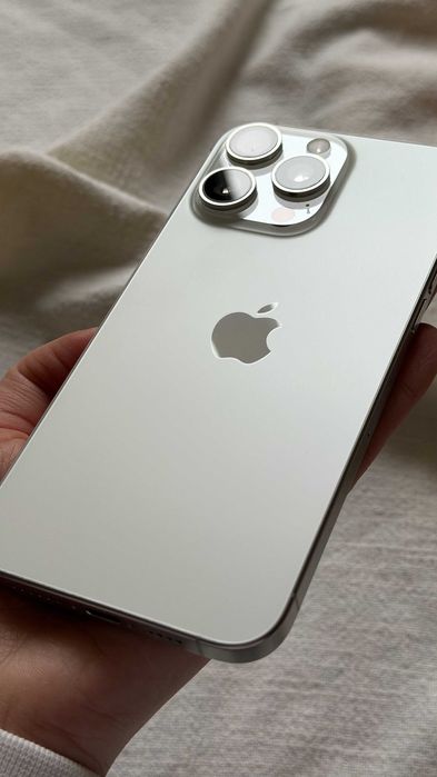 iPhone 15 Pro Max с памет 512GB White Titanium