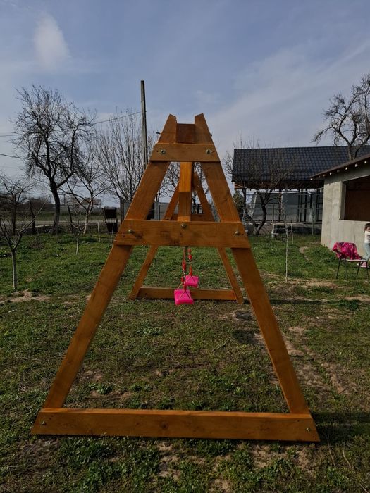 Leagan lemn cu 3 posturi. Craiova