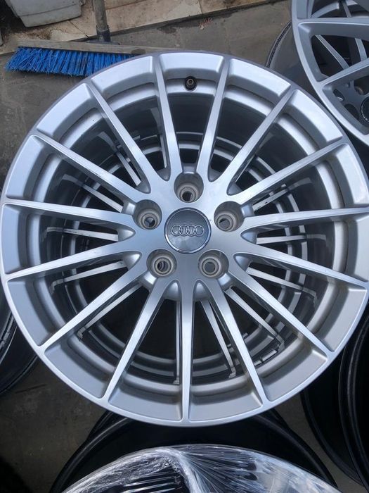 Vând jante r17 Audi A4 A5 A6