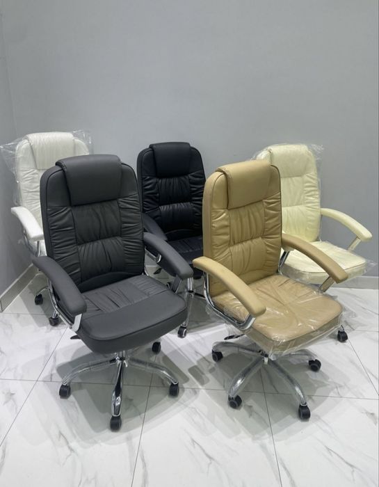 Офисное кресло модель Лео