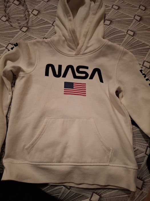 Чисто ново худи на Наса  от HM