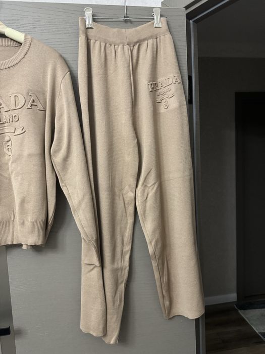 Костюм женский