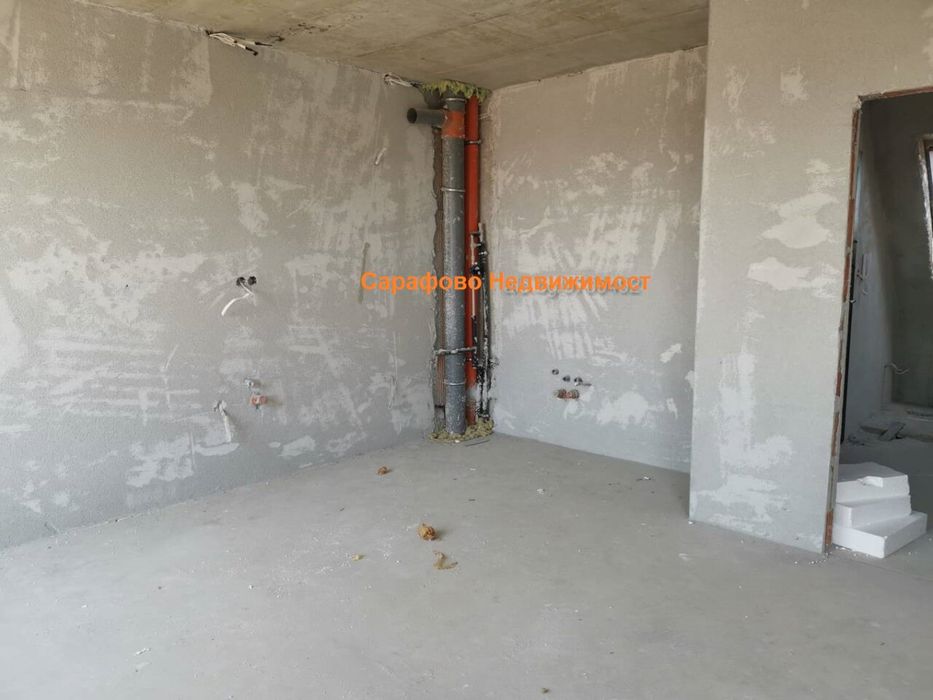 Продава се Тристаен апартамент в Бургас, Сарафово - 163 кв.м за 1000 €/кв.м - Снимка #2