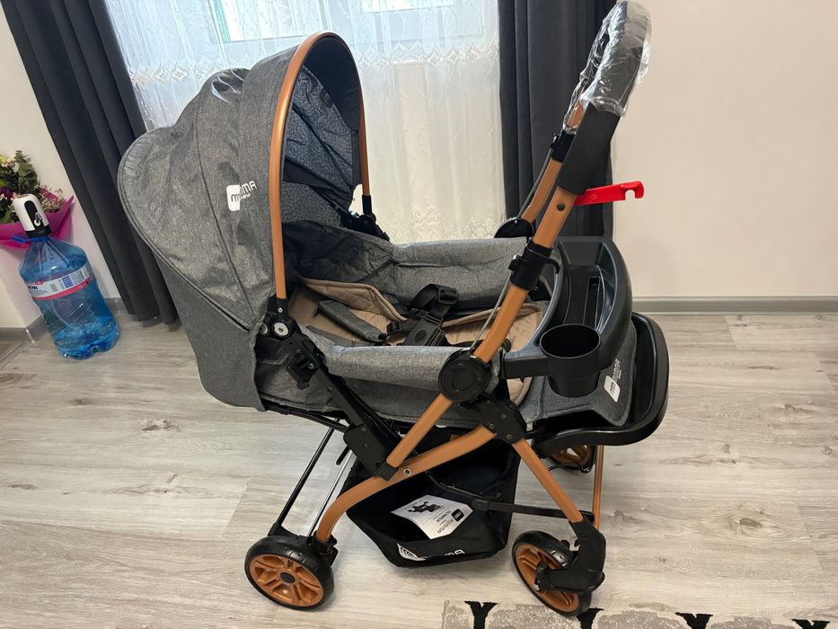 Чисто нова бебешка количка 2 в 1 плюс чанта за родители