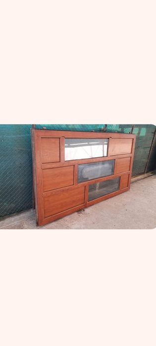 Vând doua uși din termopan. Dimensiuni 270 inltime și 145 lungime