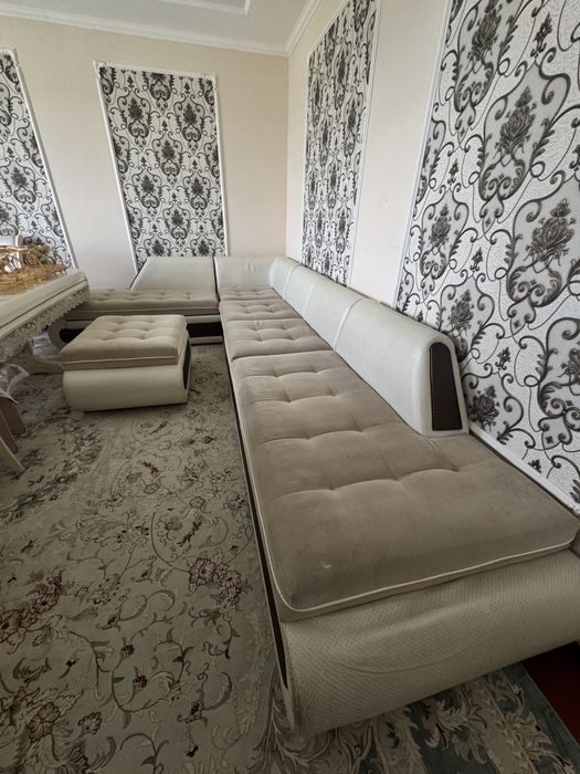 Диван углавой белый, Шкаф