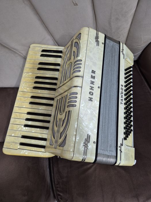 Acordeon Hohner Tango Bandon 8/80