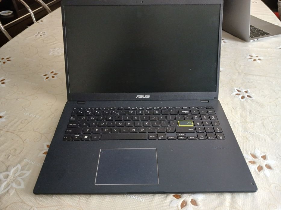 Laptop Asus  E510M Notbook PC