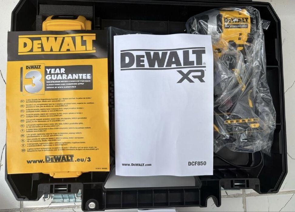 DEWALT DCF850 Masina de insurubat cu impact