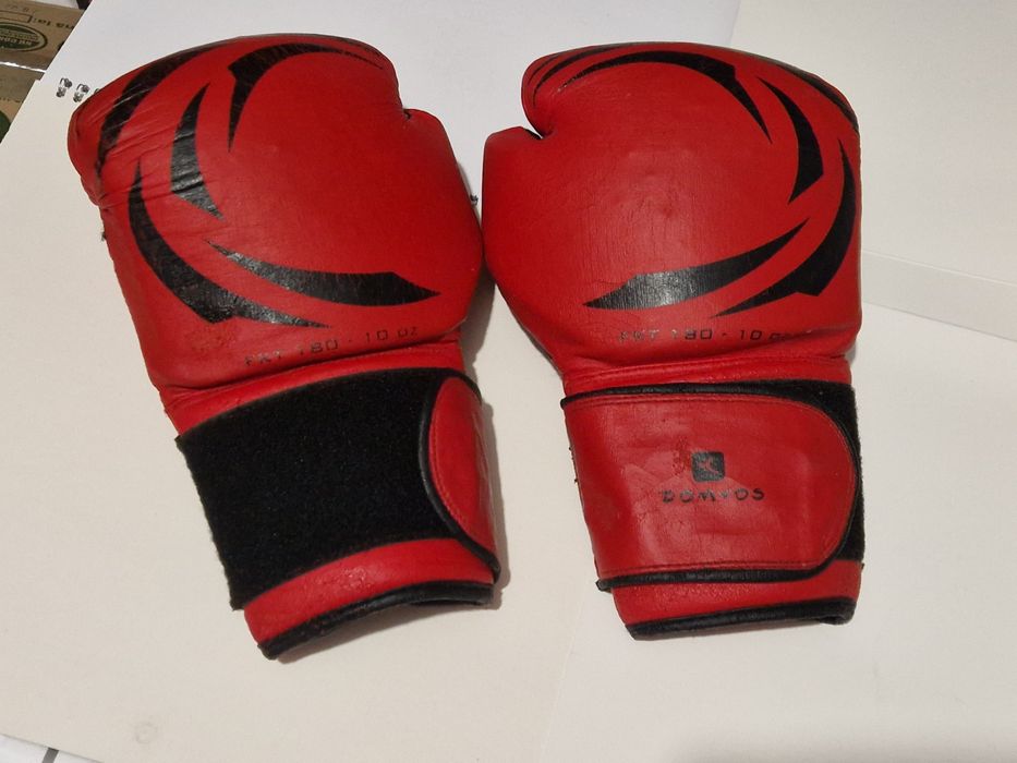 Mănuși de box folosite