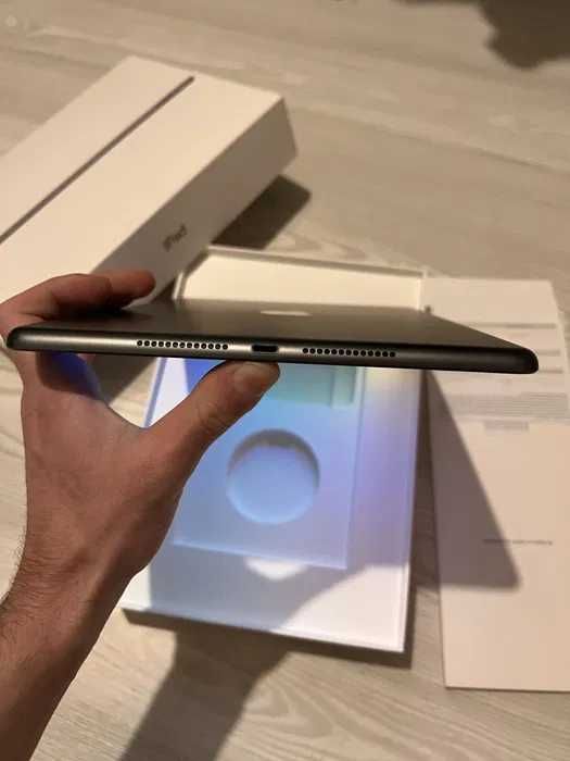 Vand iPad 9th Gen, Wi-FI+Celluar , Grey, 64Gb