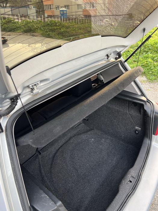 Кора за багажник на Голф 4